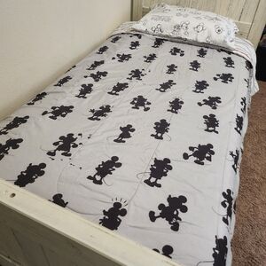 Disney Mickey Mouse Twin Bedding Set